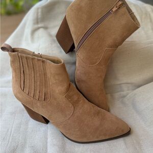 Chic Tan Ankle Booties